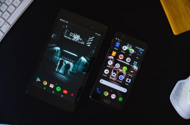 black android smartphone displaying home screen