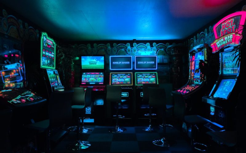 gaming room with arcade machines