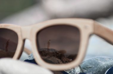white wayfarer sunglasses